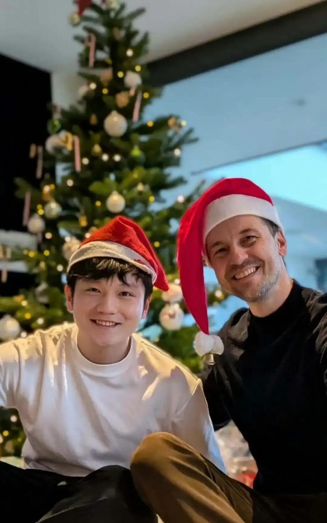 对手请我回家过年。樊振东在德国训练，除夕夜没找中餐馆，径直敲开了波尔的家门。