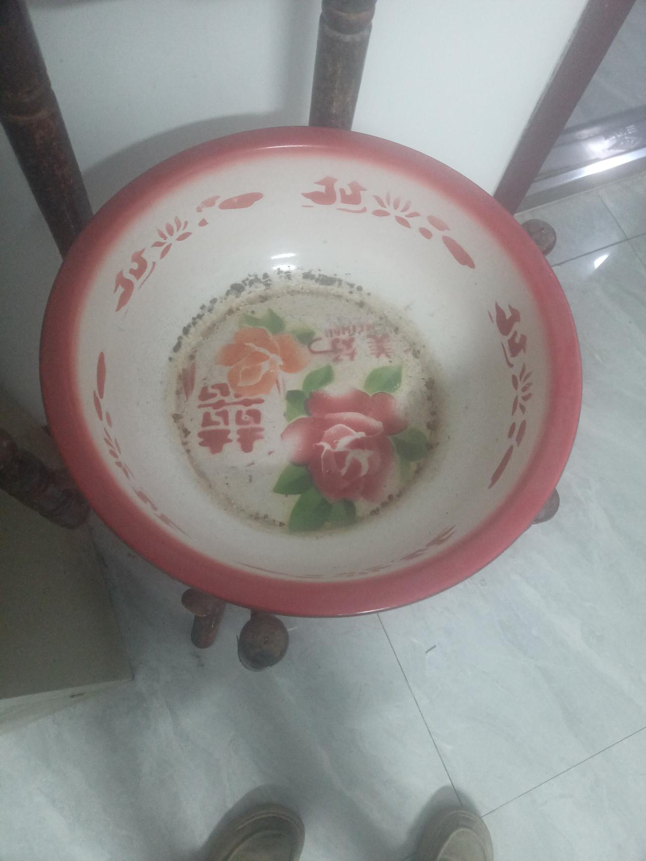这算不错了！我们单位的老霍，你们看看他是啥人？老霍明年就退休了，去年晋升的副高
