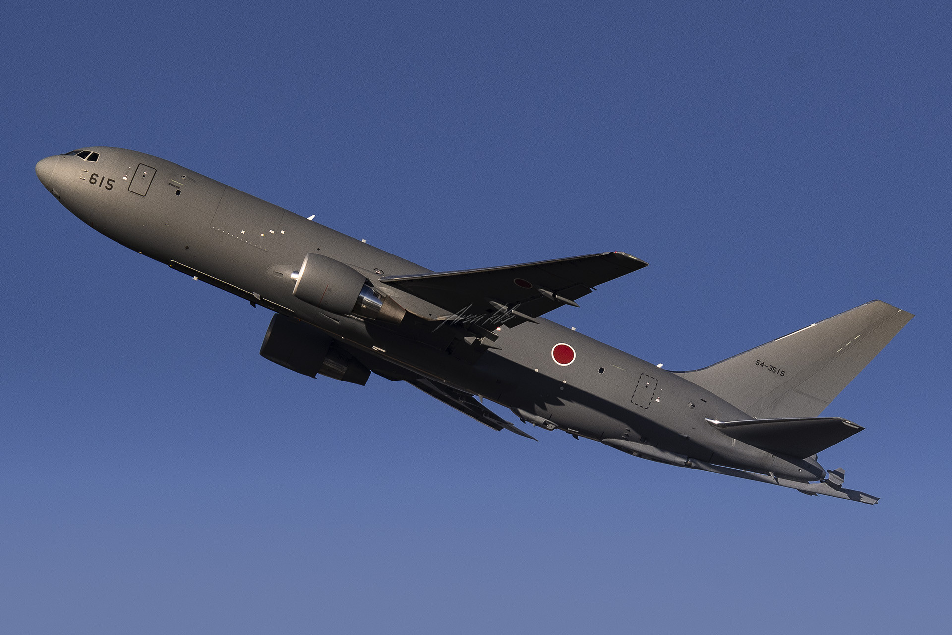 飞临浜松基地的空自E-767