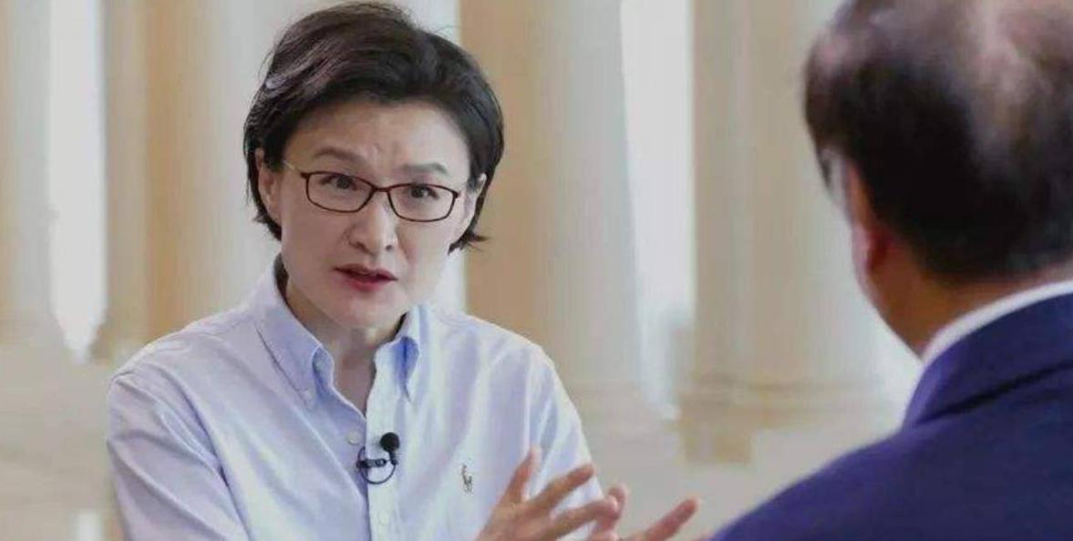 “你应该滚出主持界，你根本不配成为一名主持人！”央视女主持人董倩被网友怒斥，究竟