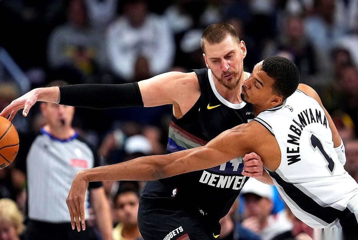 马刺这是放着阳关大道不走，偏要一头扎进最硬的墙。第一轮，打太阳或者开拓者，那叫