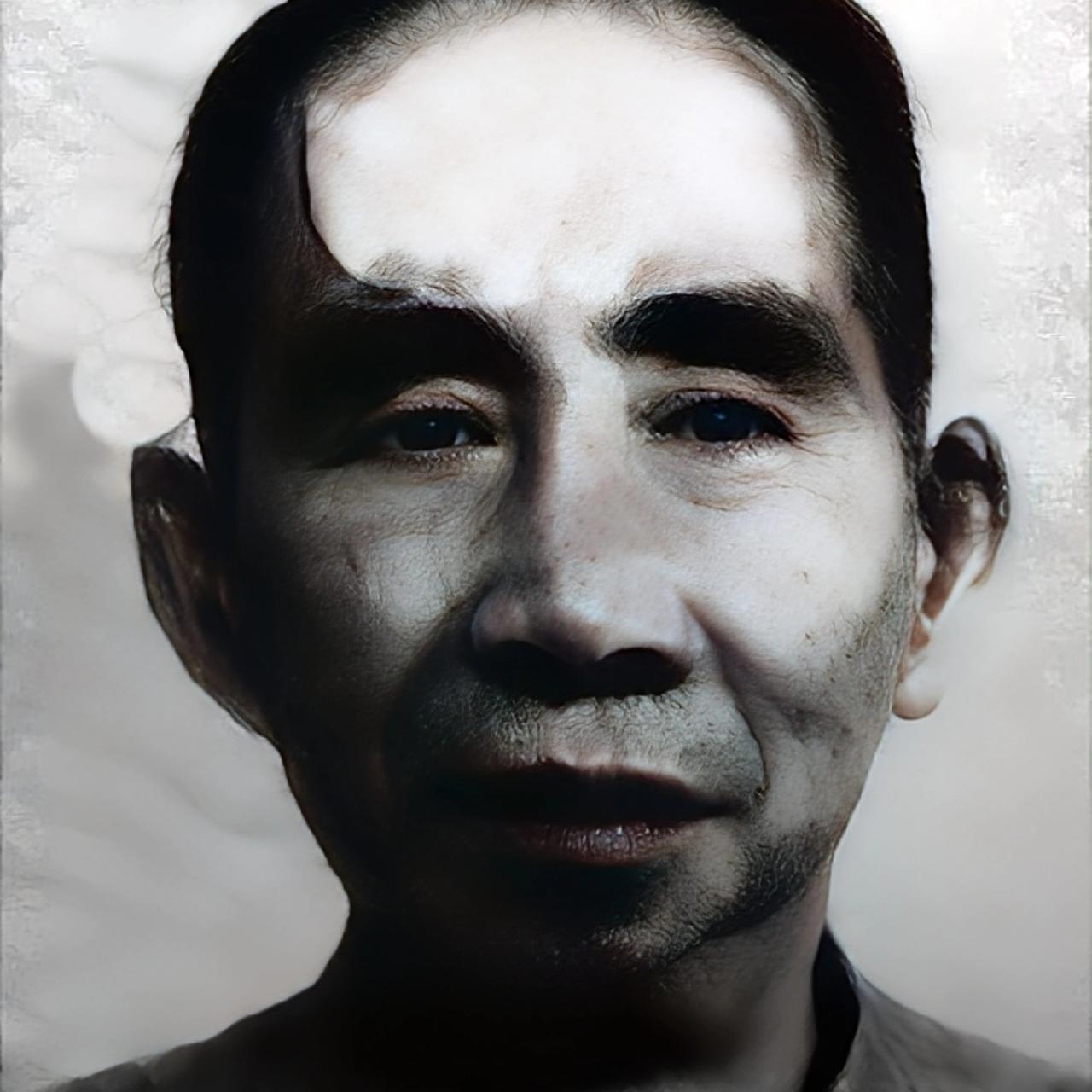 这位就是“101”的大弟林育菊，别名林程。这一张照片是他在天津结核病院任职时所拍