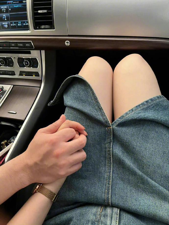 男生不是不喜欢主动的女生。追得紧、直接表白、主动约，这些本身不是问题。真正的问