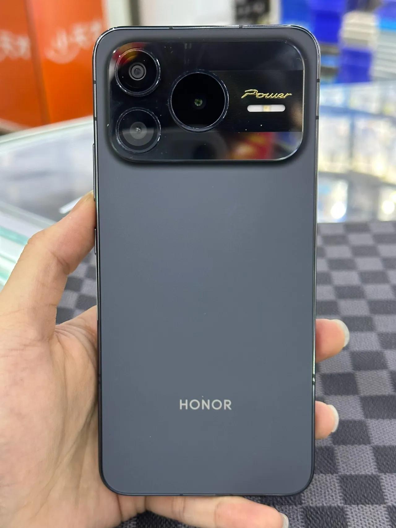 荣耀Power2这次是真懂用户的需求，两千出头拿下这种硬货，友商看了估计都得沉默