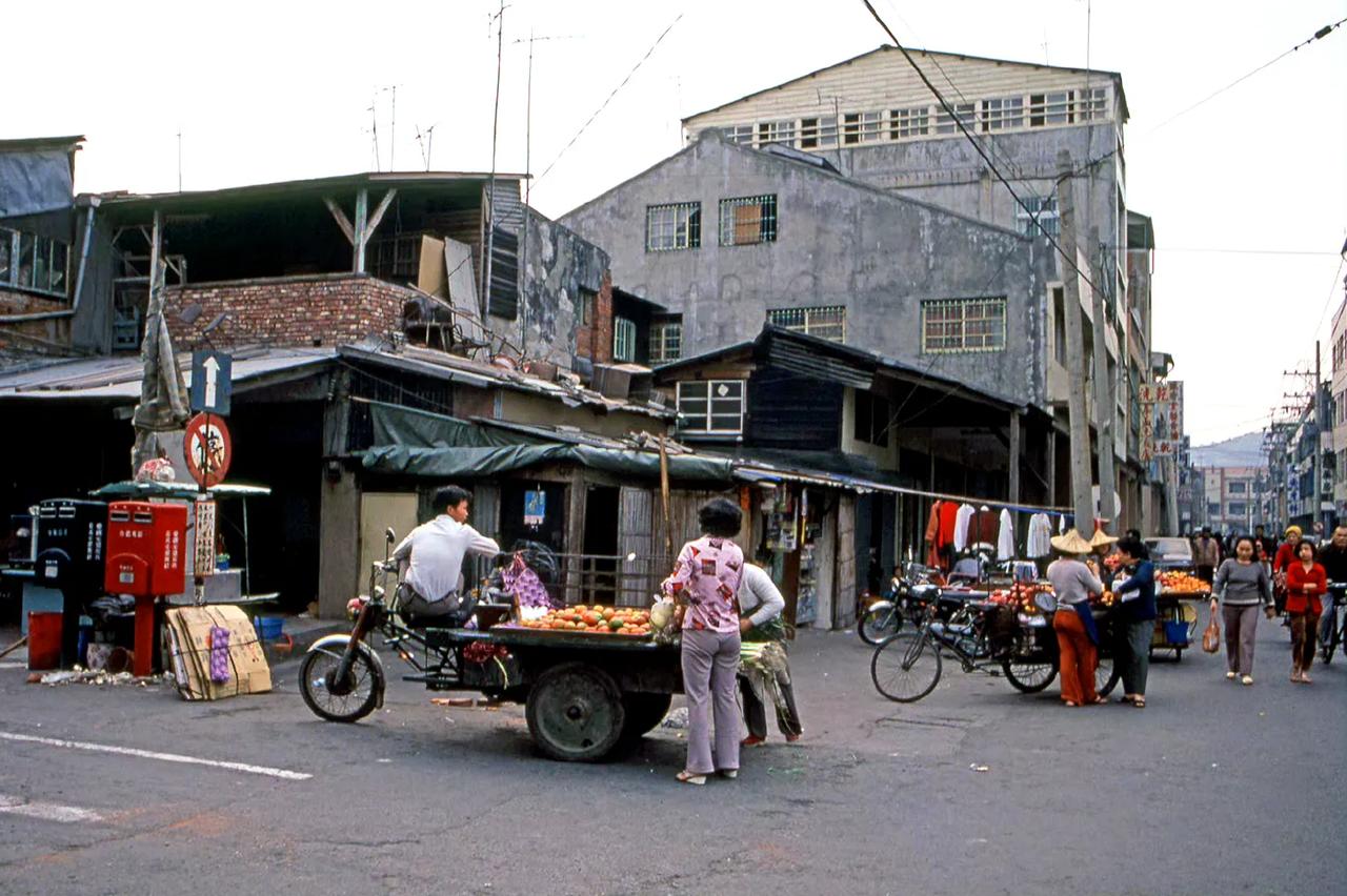 十字路口，高雄，1979年摄。​​​