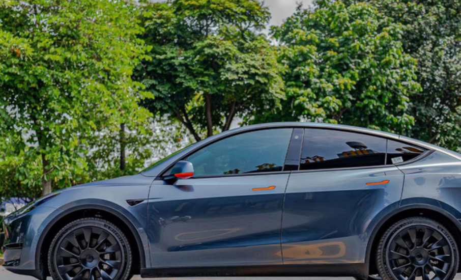 有没有哪个电车开着像特斯拉Y那么好开；但是后排需要起码像奔驰E、5系舒适度那么好