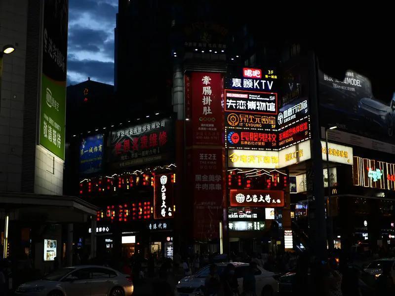 都说看破人生，可真的看破了吗？其实很难。我们总觉得努力思考、修行就能“悟透”真理