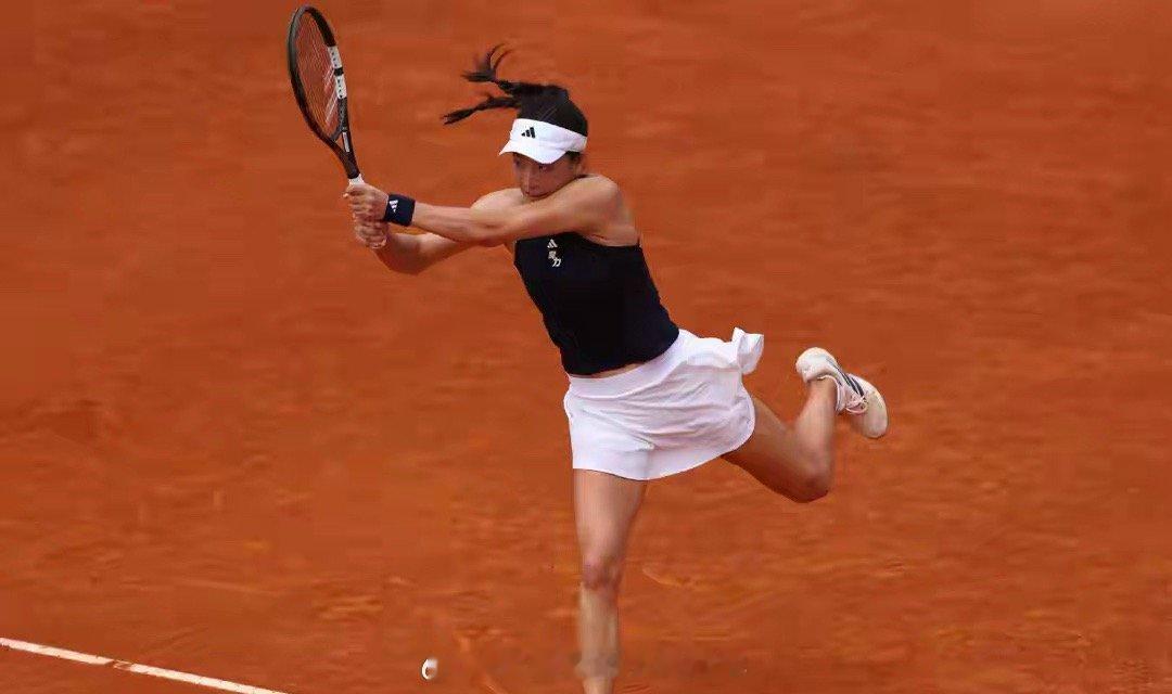 WTA9日凌晨32强出炉郑钦文成全村的希望：PK前法网冠军交手3胜0负北京