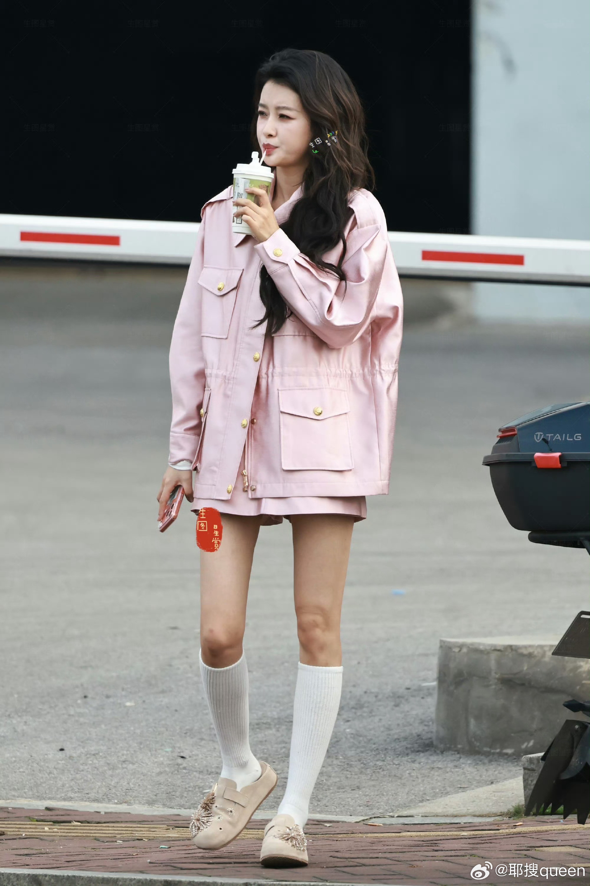 孙怡身材比例也太能打了，又瘦又长，实名羡慕这双腿！