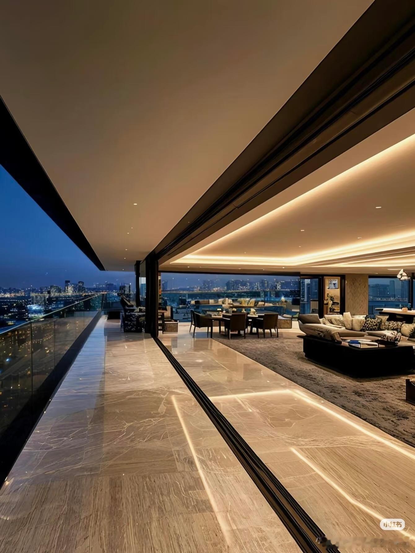 重庆400平江景大平层，太豪华了吧，才720万，这个总价可以买套红山龙光玖悦台9