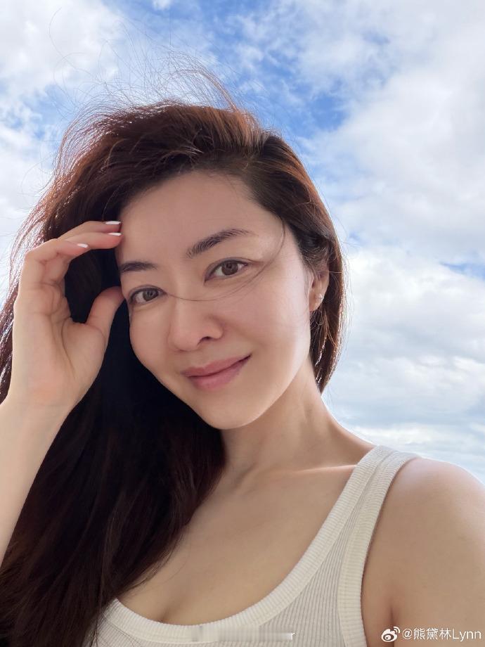 熊黛林再直播中被粉丝问是否还会生二胎：“二胎呀，不生了，你们老问我生不生二胎，我