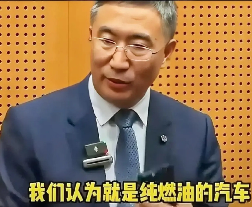 零跑创始人朱江明说，国内市场非常卷，渗透率非常快。他认为，三年以后纯燃油汽车