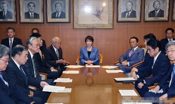 高市早苗一辞职，中日关系的死结就松了！新首相不需要替她背锅，中国此前开出的道歉条