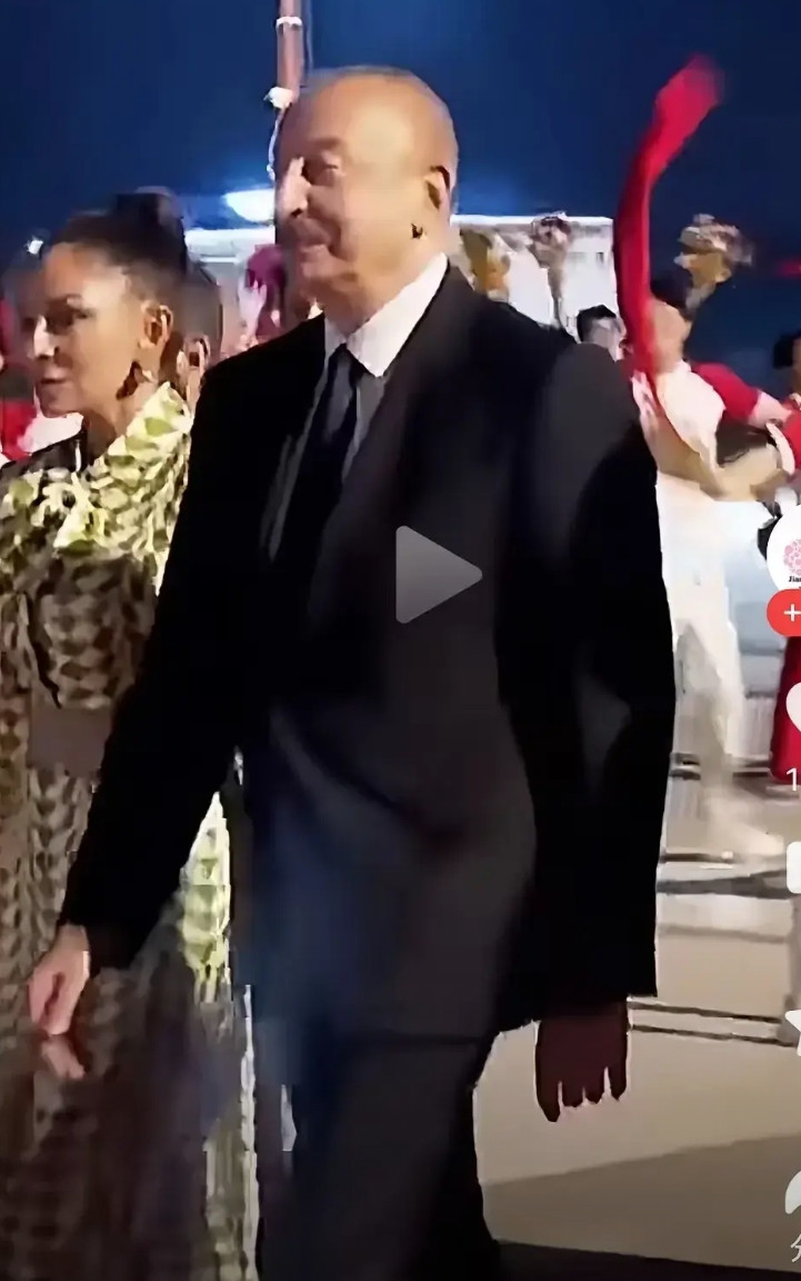 阿塞拜疆总统夫妇确实有意思。总统伊利哈姆·阿利耶夫担任总统多年，而他的夫人梅赫丽
