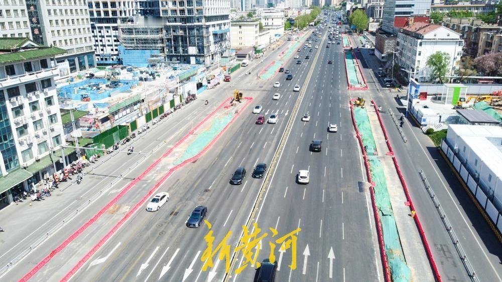 告别“绕绕绕”！济南经十路这段路恢复双向十车道，绿化带也将回归！4月12日，随着