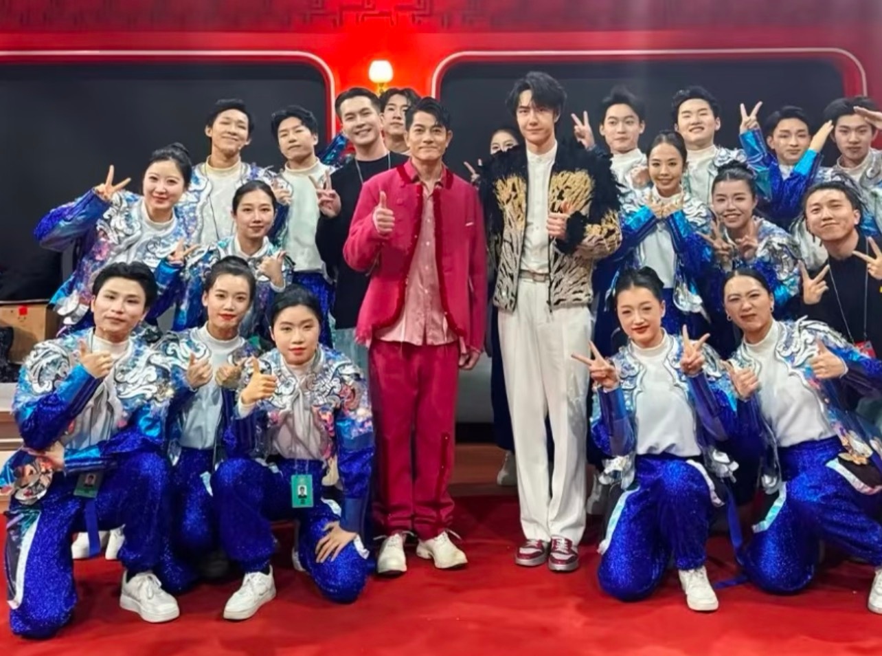 又一张合照掉落