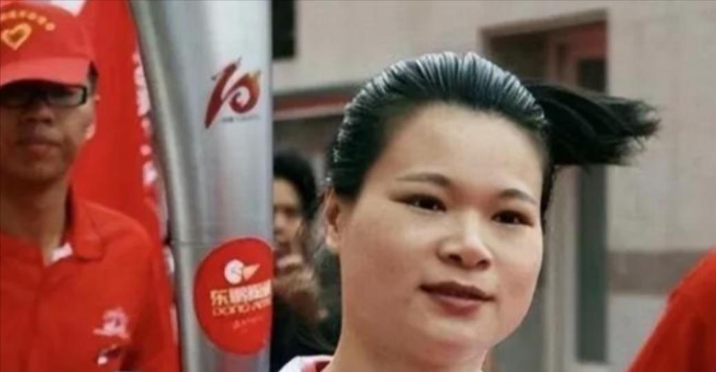 她是中国培养的奥运冠军，退役后却339万卖掉所有金牌，随后一转身，她带着家人，举