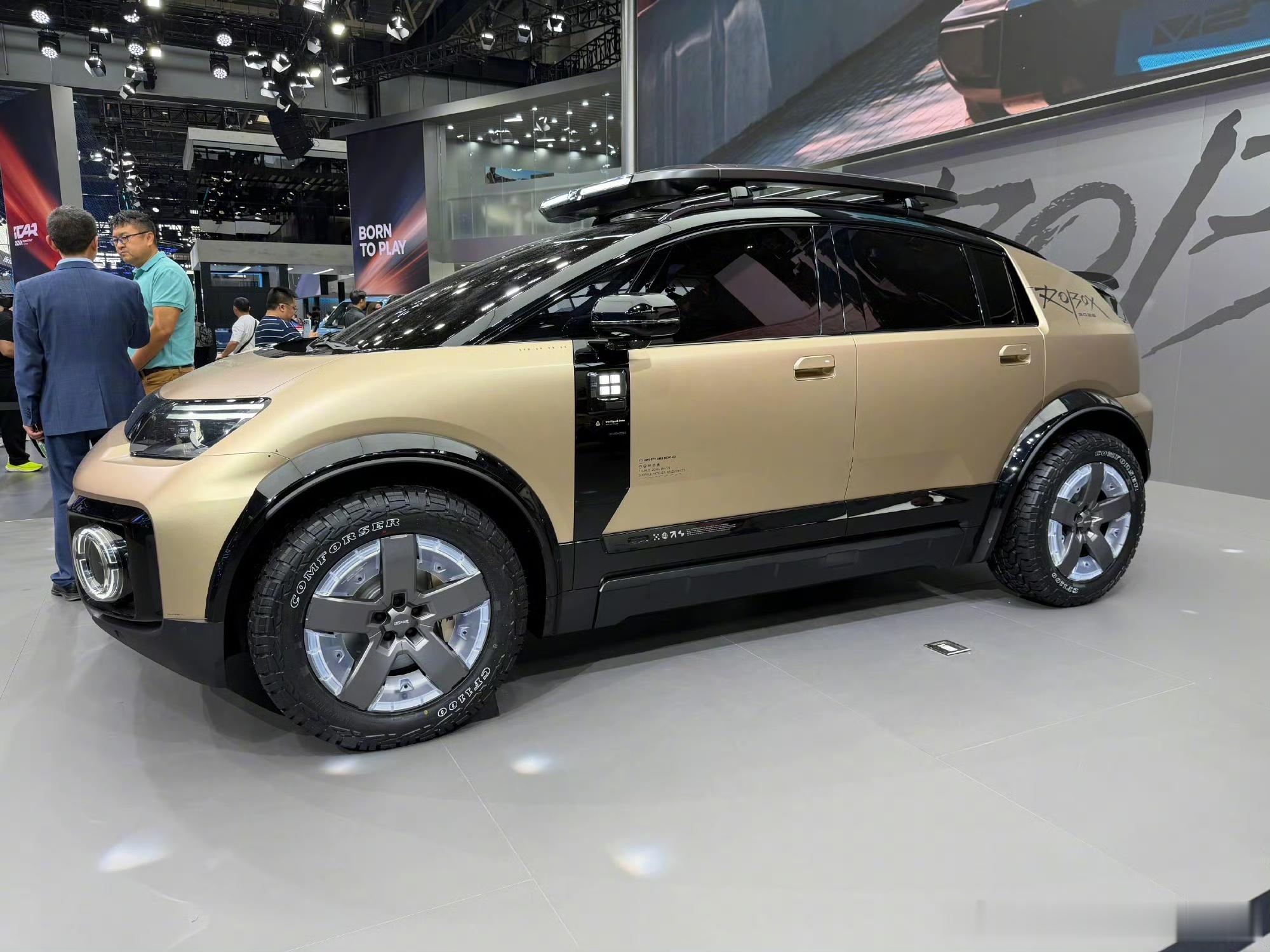 iCARROBOX全球首秀，论设计，iCAR必须是认真的。小车太有意思了！我都