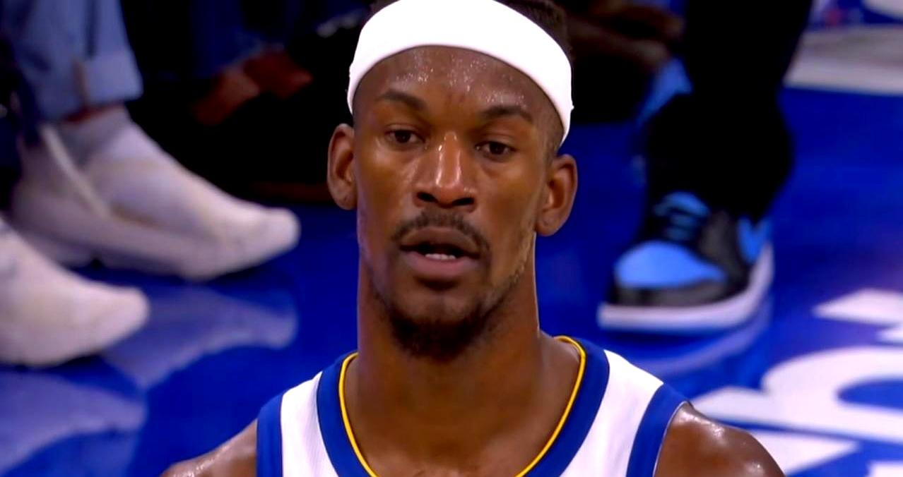 勇士又输了，库里他们几个老将合砍80分，结果还是白搭。这球输得不冤，问题就出在年