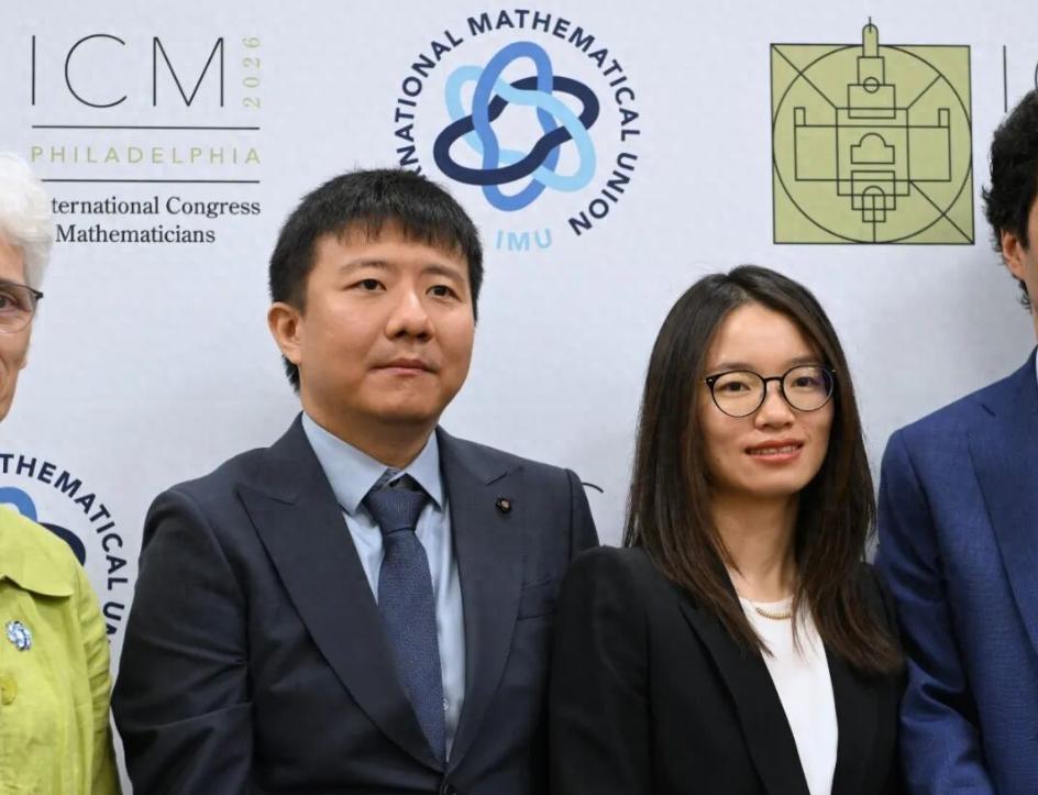 大多数中国人为王虹、邓煜获得菲尔兹奖高兴，但也有些华人如丧考妣！ 这两天，看