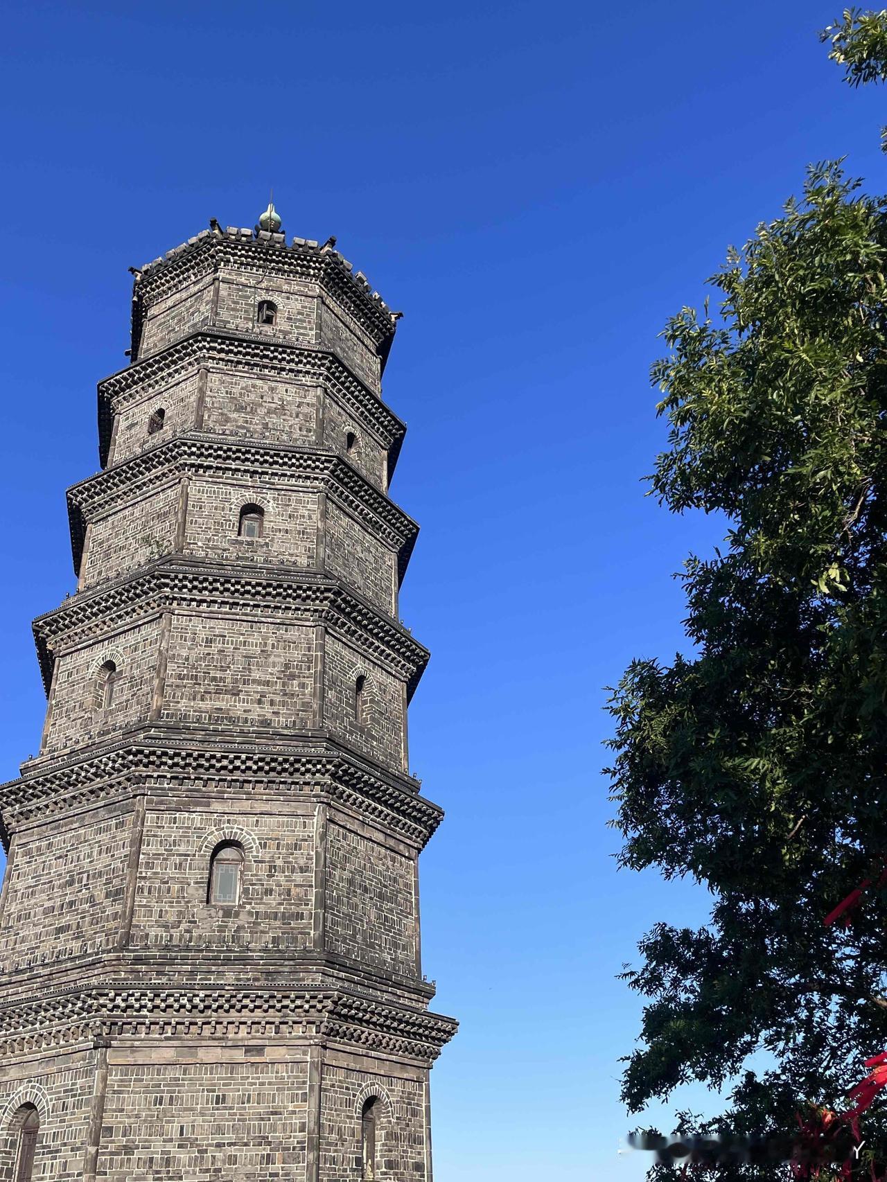 ‼️‼️中元节，江西一清洁工在垃圾桶里发现了塑料袋包裹的三胞胎，等警察赶到的时候