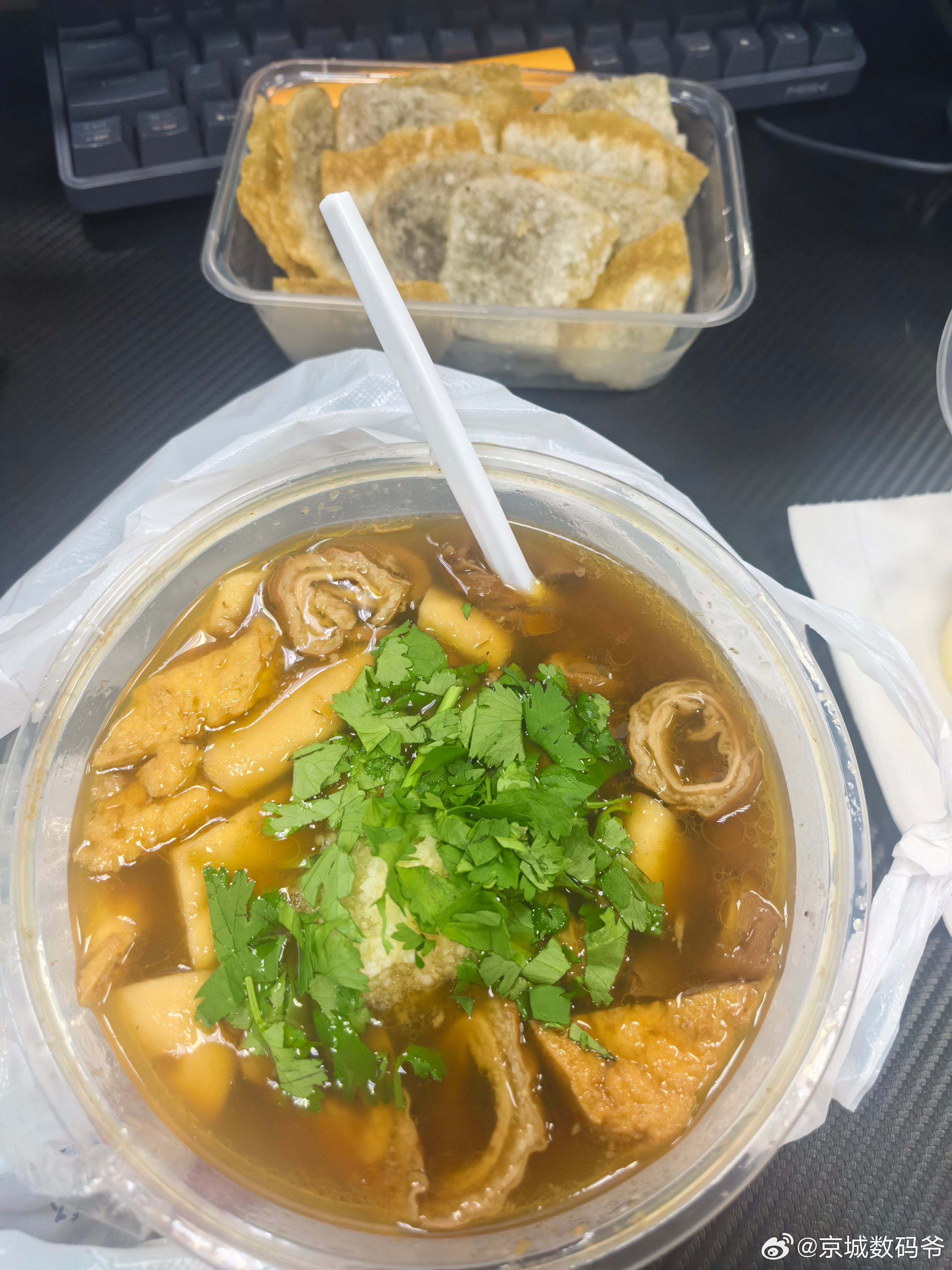 早餐:卤煮+炸灌肠！真香啊