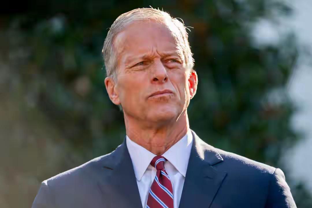 停摆40天创纪录！美国政府终现转机？老百姓遭罪谁买单美国政府停摆刚破40天