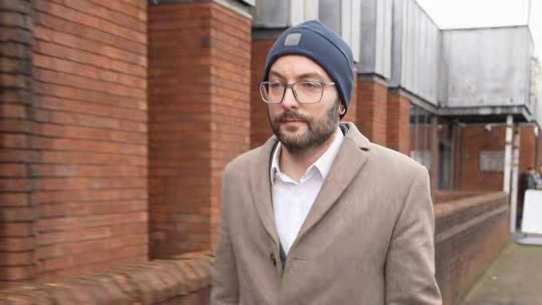 英国印度裔医生性侵了38个病人，他在医院里对住院治疗的病人实施性侵，最大的病人7