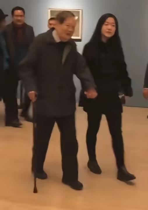 翁帆这二十年婚姻，哪是普通人能懂的？说她图钱的可太浅了！人家本就是汕头大学