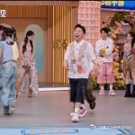 檀健次杨迪笑到头掉了你好星期六檀健次杨迪的幽默接地气，檀健次的风趣有格调