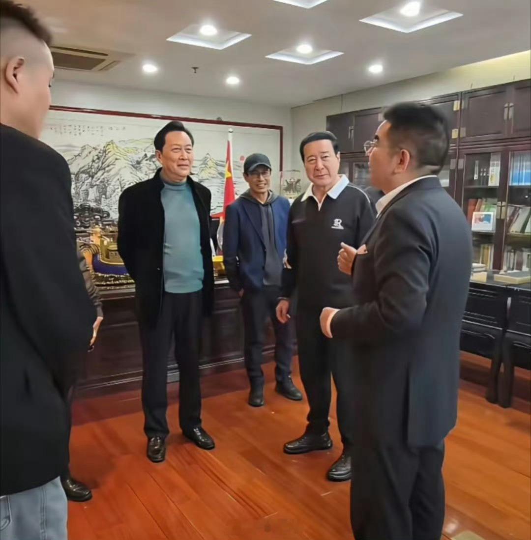 陈光标的办公室，唐国强的气场真强。