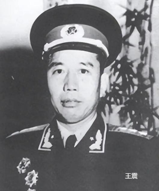 1950年，由马家军改编来的解放军7师，有部分官兵发动叛乱，王震叫来7师师长，气