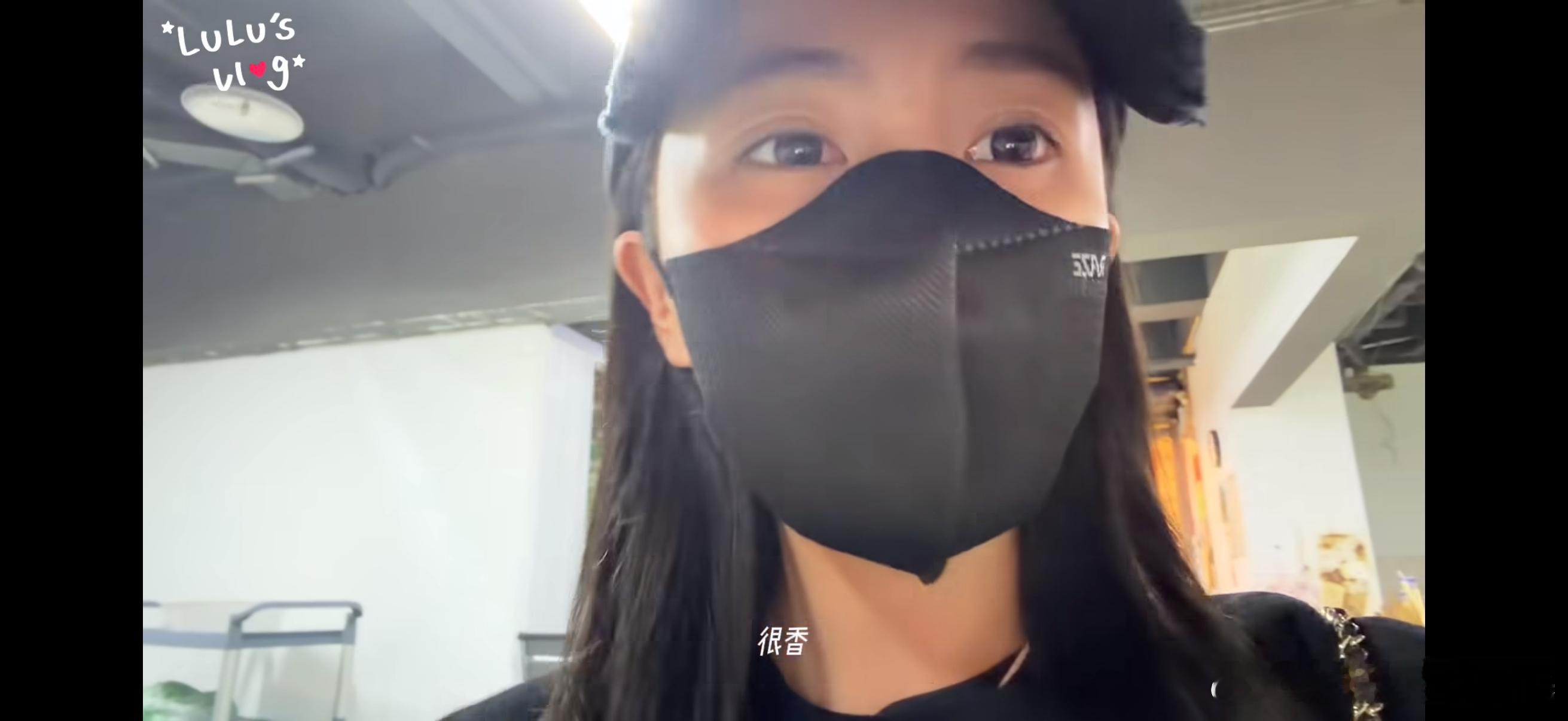 白鹿自己和自己合照亲和力满分的白鹿！vlog里状态自然又灵动，可爱瞬间极具感