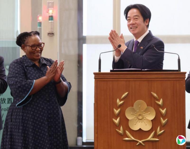 赖清德刚从非洲返回台湾后，就迫不及待的发表了讲话！5月5日，赖清德刚下飞机就表示