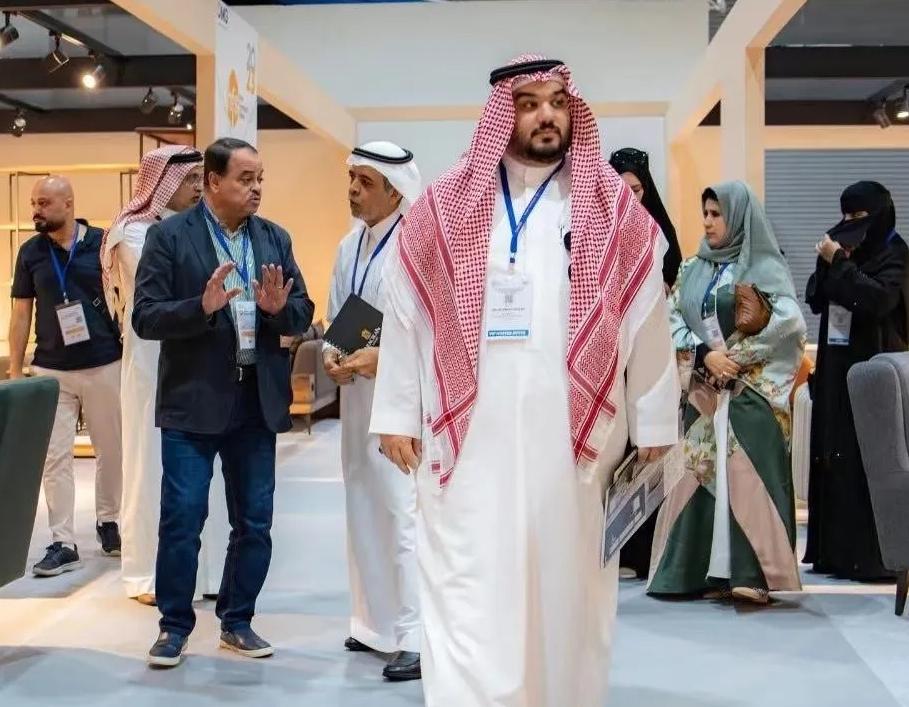 今天刚拒掉一个沙特客户，心里却松了口气。对方坚持“样品免费、资料打包”，我回了