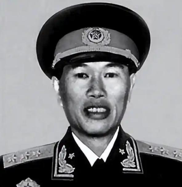 1951年，志愿军一万多人战场神秘消失，军长韦杰险被枪毙，9年后恩人落难，他开着