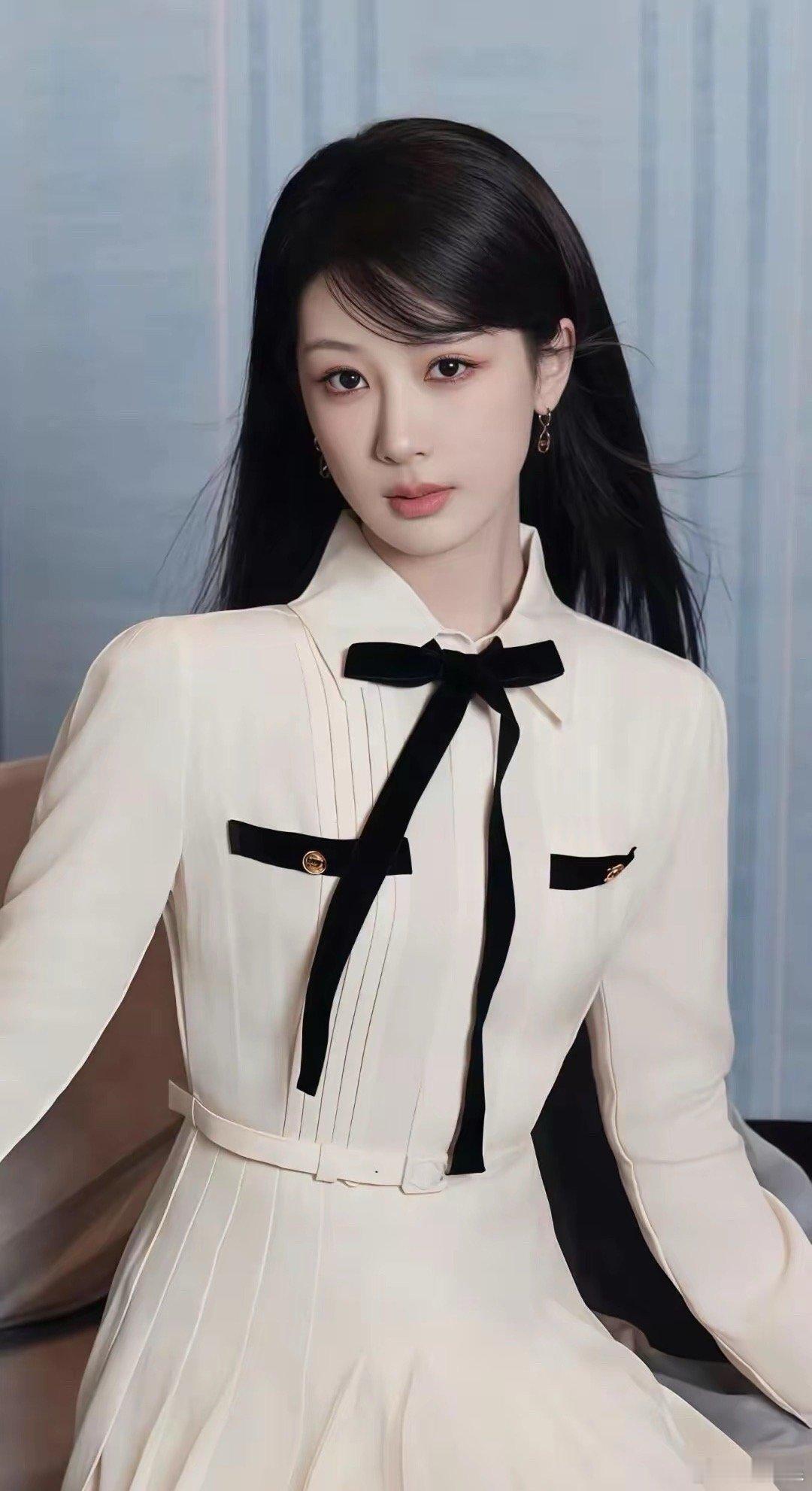 现在压力最大的人，应该就是杨紫了吧。不是因为新戏不够火，而是因为拍电影这块，一直