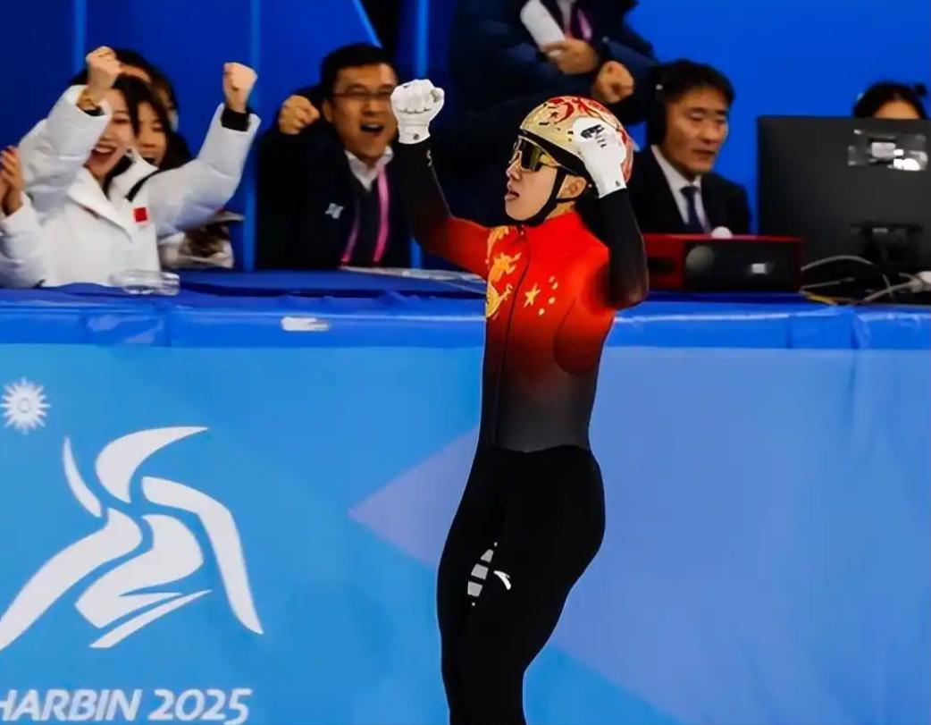 一个外国运动员，主动放弃母国国籍，加入中国国籍，并且为中国增光添彩，全身心地融入