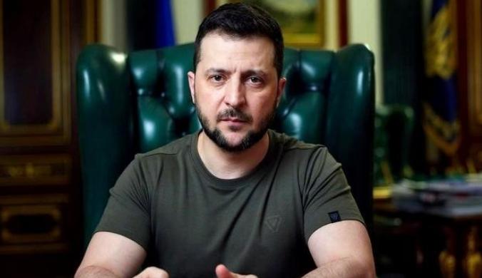 加不加北约，要不要军队，当不当总统现在对于泽连斯基来说已经不重要了，现在最重要的