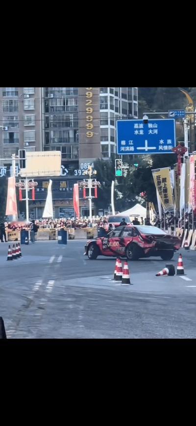 村gt汇集各路高手但是人力难以抗衡算力各路英雄好汉也难免失误上墙再看腾势易三