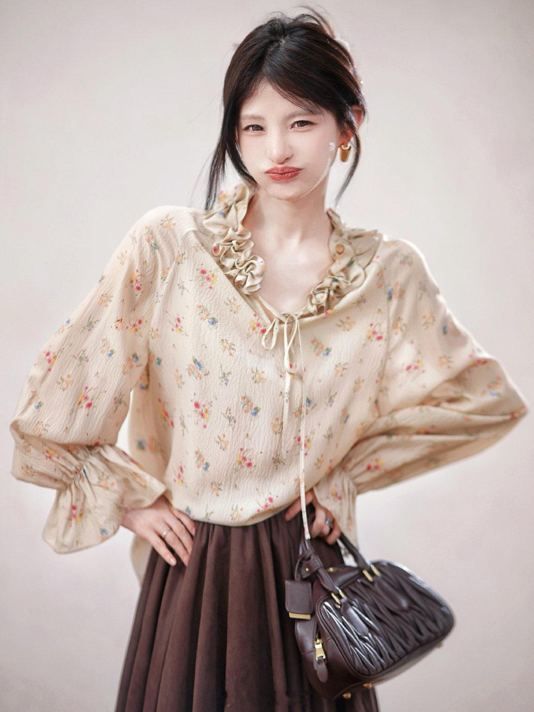 早早早看点vintage复古浪漫的衬衫花瓣领/100真丝仔细看上面的印花绝美啊