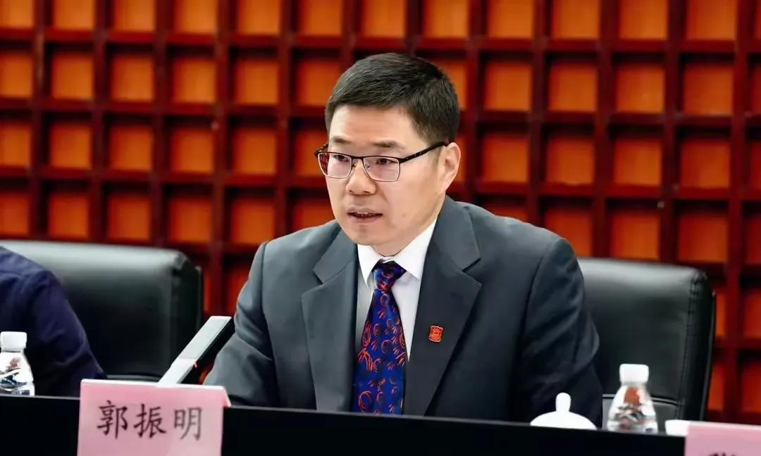 关于中国男篮归化外援的问题，老陈多说几句：一是什么样的外援适合我们现在的国家队