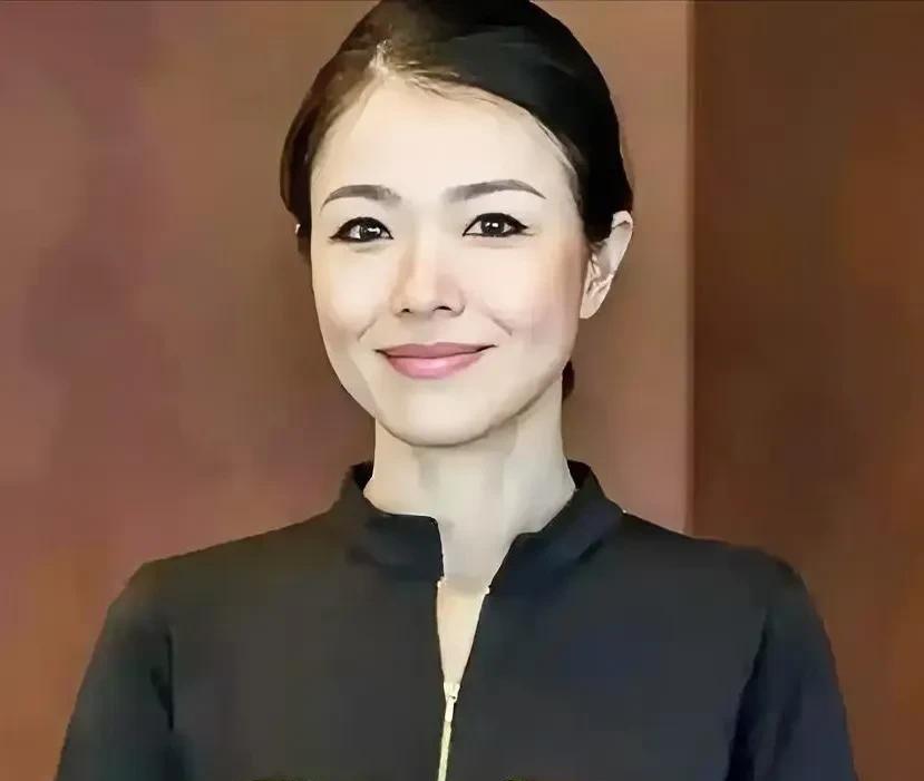 这个上海出生的美籍华裔毛晨月被限制离境了据说涉及刑事案件孟晚舟被捕都与他有