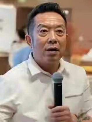 原来事隔这么多天，贾老板一直没咽下心中的那口气，现在终于忍不住旧事重提了，想