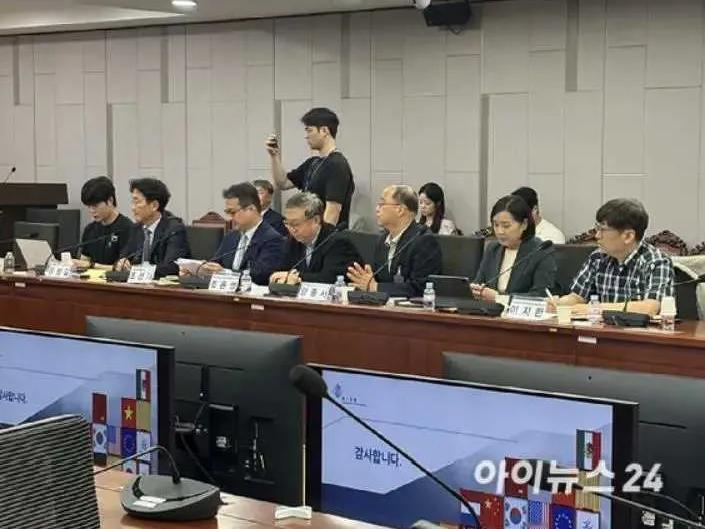 韩官员承认，特朗普坐不住了，要韩国联手遏华！7月11日，路透社报道:“周五，