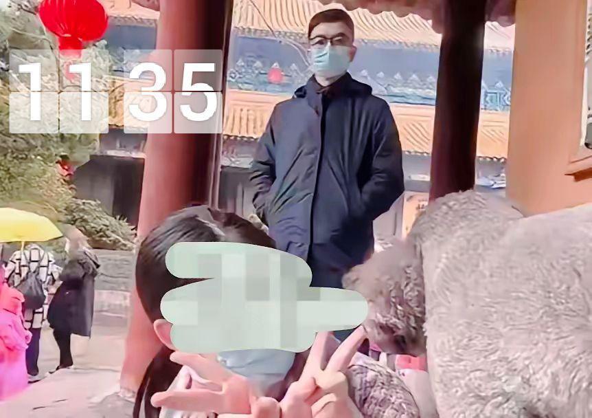 我问了香港的朋友，出事后，那个胚胎男还能顺利获批香港优才计划申请吗？朋友撇嘴