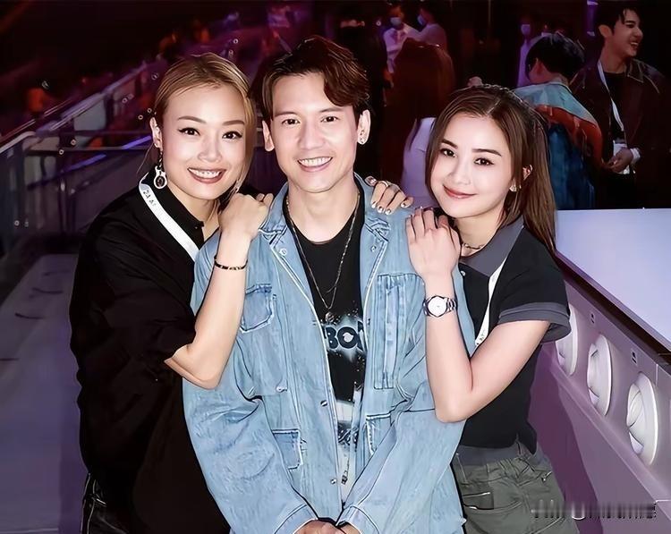 网上有条热评特扎心：“这么有钱，谈着恋爱不好吗？又不是没结过婚。”说得真