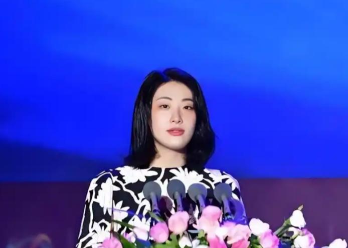 叔叔骂她自私？那是因为她没让他占到便宜。在他们眼里，管你是原配生的还是小三生