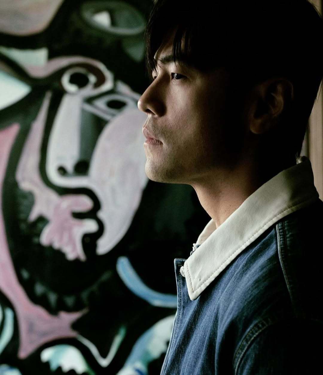 【周杰伦说新专辑终于诞生了】周杰伦时隔4年发新专最近，周杰伦在社交平台发文分