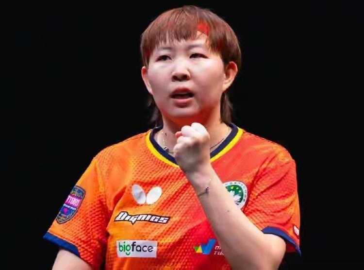 朱雨玲懂得感恩！朱雨玲多哈夺冠后，回顾了自己的乒乓球生涯，她于2021年因病离开